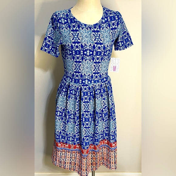 LuLaRoe Dresses & Skirts - LULAROE NWT Amelia Dress Size M          Back Zipper and Side Seam Pockets